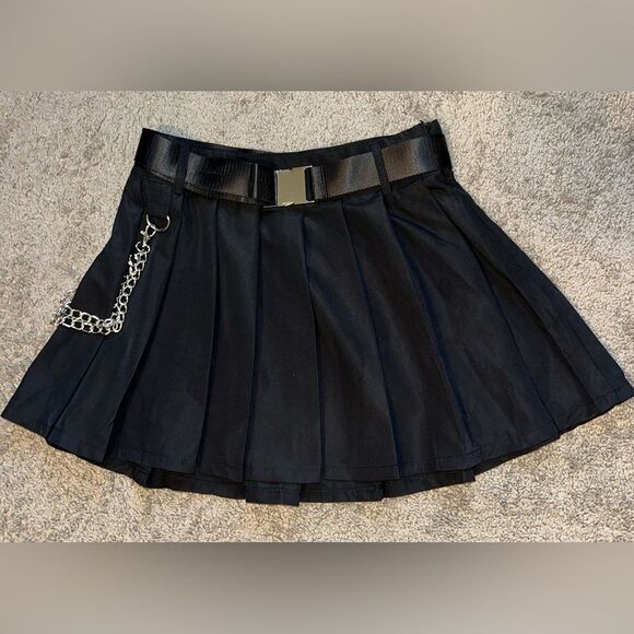 Dolls Kill Horoscopez Black Pleated Mini Skirt Chain‎ Embellishment Goth Emo M - Picture 1 of 10